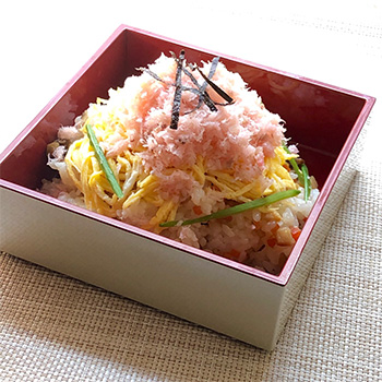 手作りさくらでんぶのちらし寿司